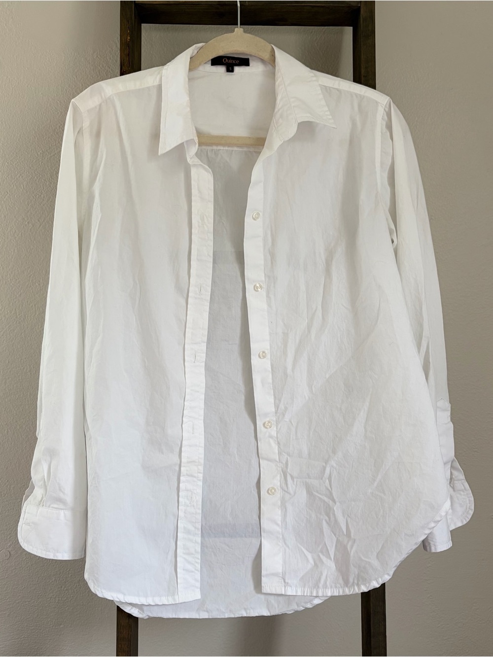 Quince women’s organic cotton tailored button down shirt